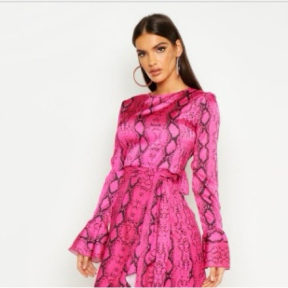 ASOS SNAKE PRINT SATIN OPEN BACK CROP. RASBERRY COLOR. NEVER WORN